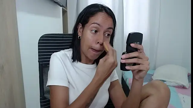Snapshot of Valeria_Santos_ chatting on 06/02/26, 01:44 Valeria Santos online show from 06/02/26, 01:44