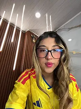 Snapshot of isa_sweet1_ chatting on 06/17/26, 11:20 isa sweet1 online show from 06/17/26, 11:20