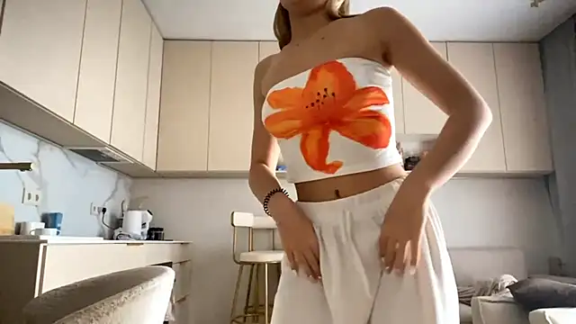 LavetaKempster online show from 05/31/26, 07:14