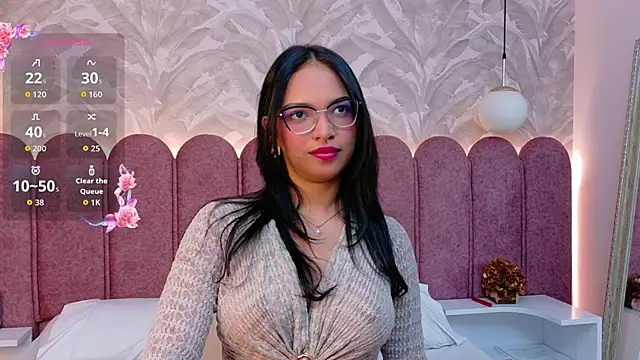 Snapshot of Maddy-Dove chatting on 06/18/26, 03:49 Maddy-Dove online show from 06/18/26, 03:49