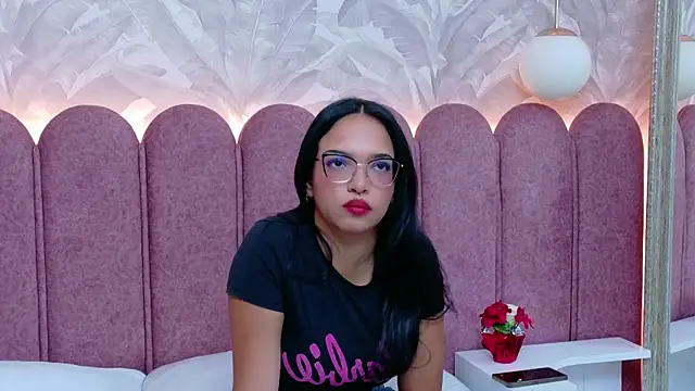 Maddy-Dove online show from 05/26/26, 06:00