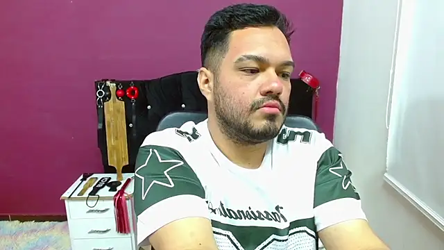 Snapshot of -AlejandroT- chatting on 05/23/26, 03:49 -AlejandroT- online show from 05/23/26, 03:49