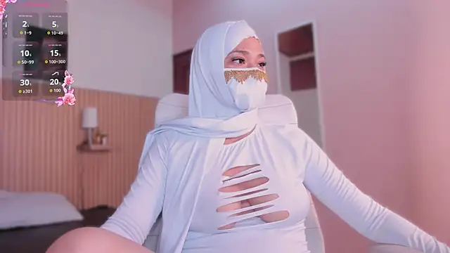 Snapshot of LittleNoor chatting on 05/27/26, 02:30 LittleNoor online show from 05/27/26, 02:30