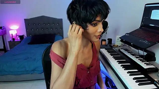 Snapshot of Candelaria0000 chatting on 05/21/26, 02:31 Candelaria0000 online show from 05/21/26, 02:31