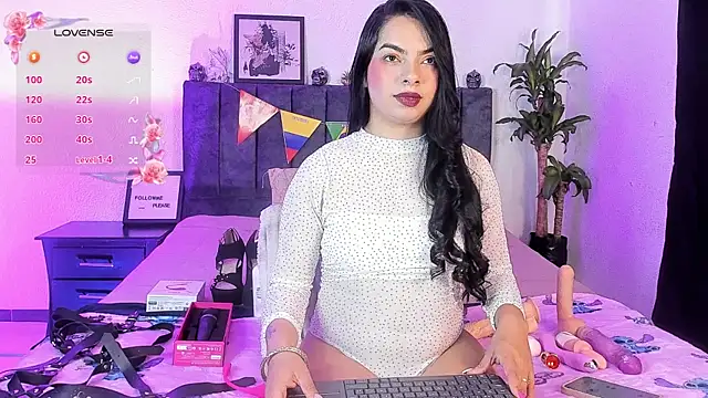 Snapshot of Ariana_lee19 chatting on 07/15/26, 09:00 Ariana lee19 online show from 07/15/26, 09:00