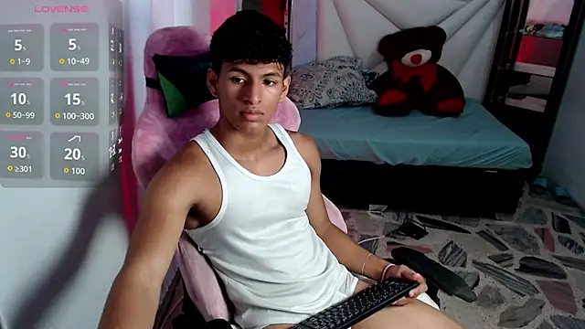 Nicolas brown  online show from 05/27/26, 03:19