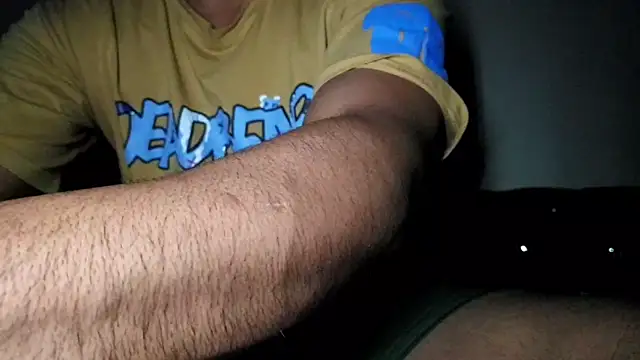 Snapshot of psexplr chatting on 11/17/25, 07:40 psexplr online show from 11/17/25, 07:40