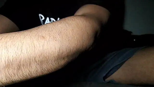 Snapshot of psexplr chatting on 11/22/25, 07:57 psexplr online show from 11/22/25, 07:57