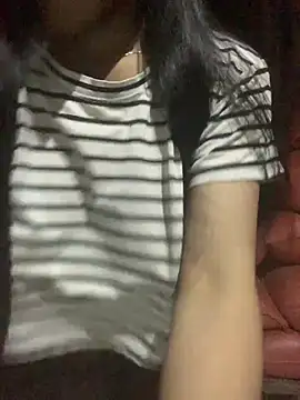 Snapshot of Bebe-beo chatting on 07/04/26, 01:15 Bebe-beo online show from 07/04/26, 01:15