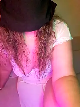 Snapshot of Shahrazad_vib chatting on 06/19/26, 12:49 Shahrazad vib online show from 06/19/26, 12:49