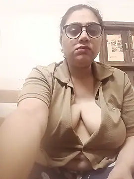 yourchahat27 online show from 06/11/26, 02:53
