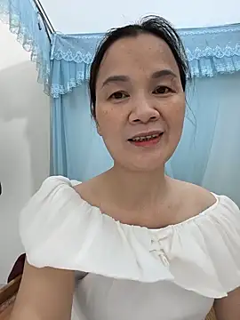 Lye lovely online show from 06/11/26, 02:47