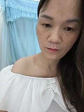 Lye lovely online show from 07/07/26, 09:07