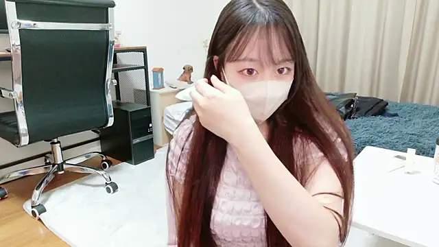 Snapshot of Mei--chan-- chatting on 07/15/26, 06:20 Mei--chan-- online show from 07/15/26, 06:20