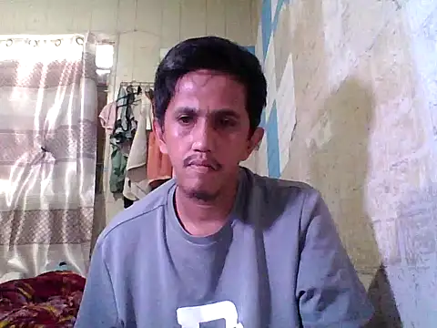 Snapshot of MikeSweet2026 chatting on 05/29/26, 12:27 MikeSweet2026 online show from 05/29/26, 12:27