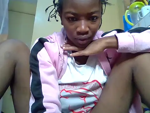 Snapshot of aliana082169 chatting on 07/12/26, 04:57 aliana082169 online show from 07/12/26, 04:57