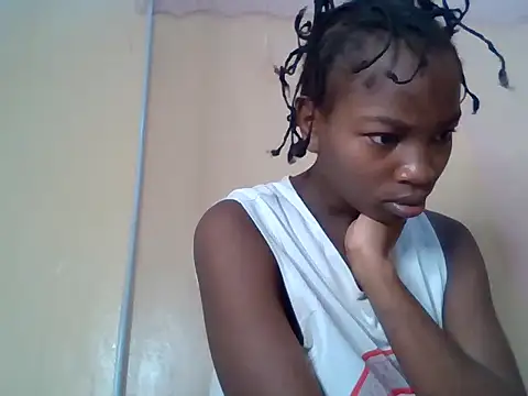 Snapshot of aliana082169 chatting on 07/13/26, 05:40 aliana082169 online show from 07/13/26, 05:40