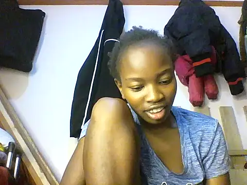 Snapshot of aliana082169 chatting on 06/10/26, 09:10 aliana082169 online show from 06/10/26, 09:10