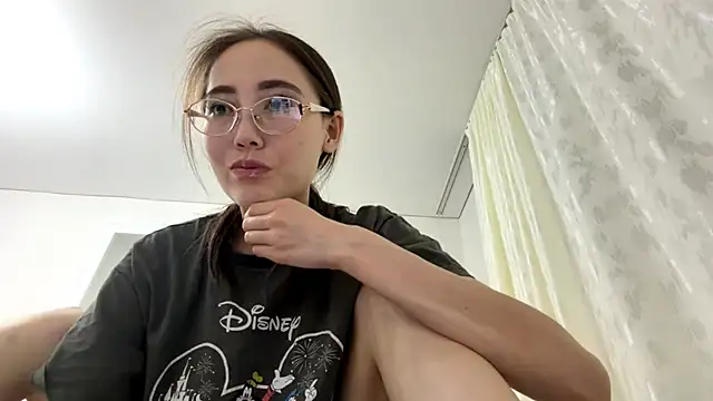 VickieTrudo online show from 07/06/26, 08:44