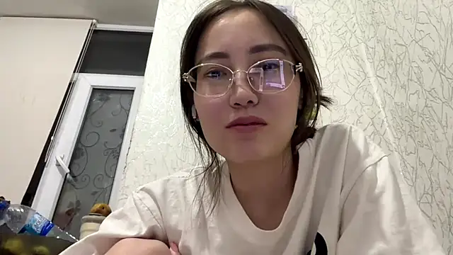 VickieTrudo online show from 06/15/26, 09:14