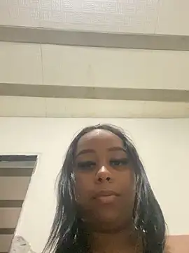 jhenannyy online show from 06/13/26, 05:00