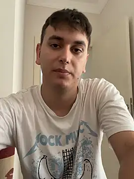 imjustaboyy1 online show from 07/04/26, 12:32
