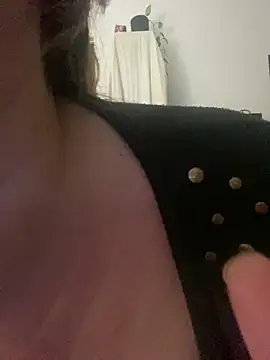 lulupiecitosamor online show from 06/07/26, 12:05