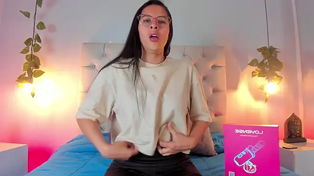 charlotte collins2  online show from 05/30/26, 03:02