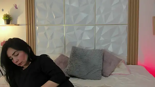 Anniee 333 online show from 06/16/26, 01:44