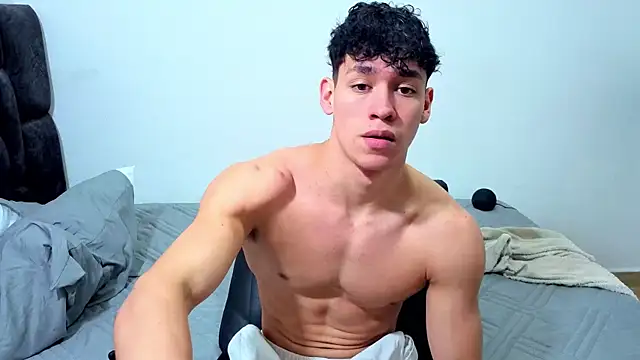 Snapshot of Luke_Muscle chatting on 07/12/26, 08:09 Luke Muscle online show from 07/12/26, 08:09
