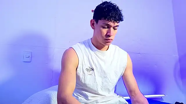 Luke Muscle online show from 05/24/26, 02:06