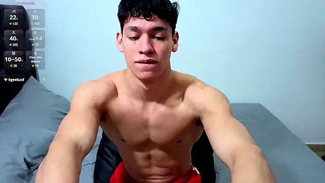 Snapshot of Luke_Muscle chatting on 06/28/26, 01:01 Luke Muscle online show from 06/28/26, 01:01