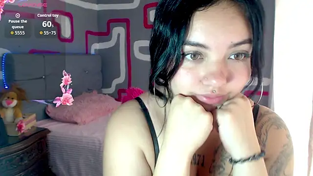 Snapshot of doll_emmy chatting on 05/27/26, 07:54 doll emmy online show from 05/27/26, 07:54