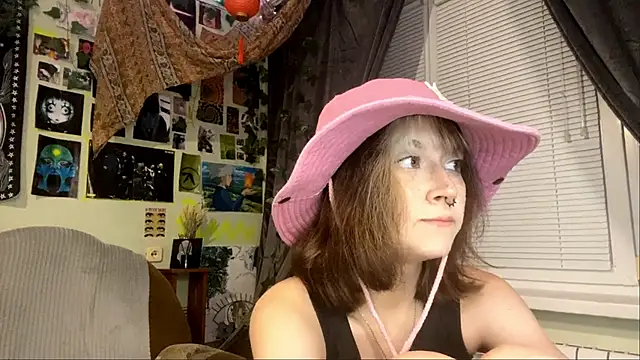 Snapshot of YourFavoriteAltgirl chatting on 05/21/26, 09:23 YourFavoriteAltgirl online show from 05/21/26, 09:23