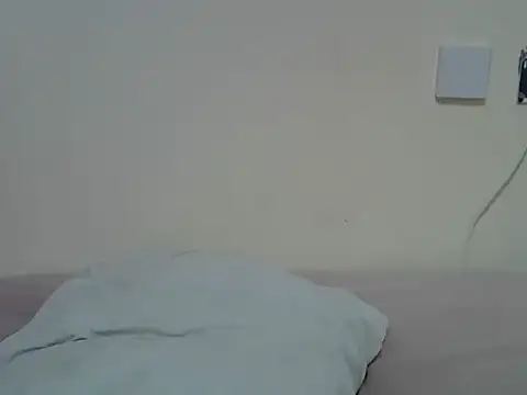 Snapshot of creamypetite chatting on 06/17/26, 05:34 creamypetite online show from 06/17/26, 05:34