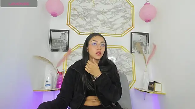 jaulyn 18   online show from 06/12/26, 04:16