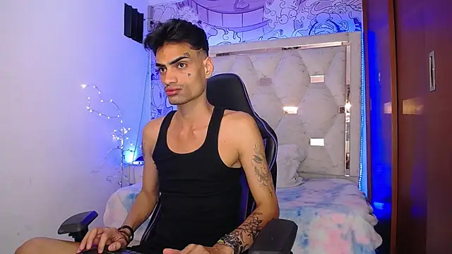 Snapshot of Liam_bedoya chatting on 05/23/26, 04:11 Liam bedoya online show from 05/23/26, 04:11