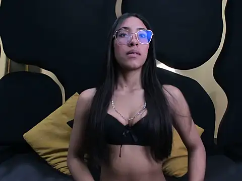 KiraaMoon69 online show from 06/10/26, 08:32