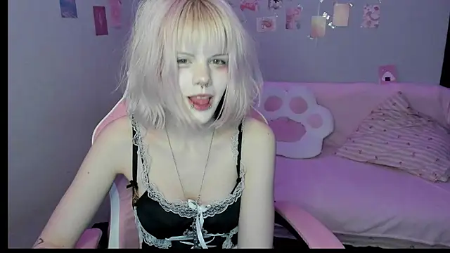 Snapshot of VelvetAlice chatting on 07/14/26, 08:37 VelvetAlice online show from 07/14/26, 08:37