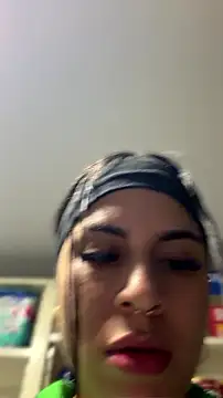 Snapshot of Eveliin__ chatting on 07/16/26, 05:04 Eveliin online show from 07/16/26, 05:04