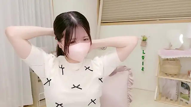 Snapshot of Yuinyaaa chatting on 06/04/26, 07:24 Yuinyaaa online show from 06/04/26, 07:24