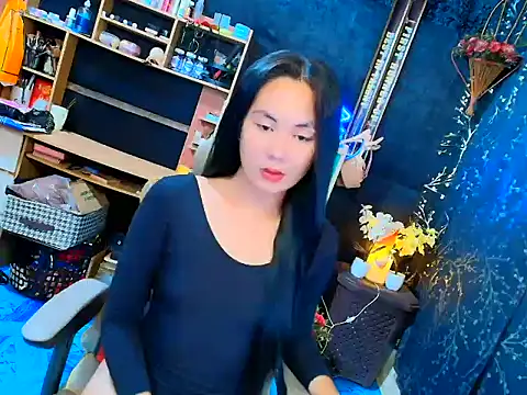 JillianWard17 online show from 05/31/26, 08:53