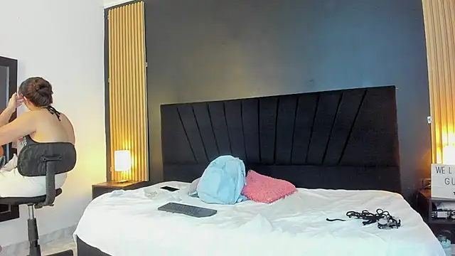 twodolls18 online show from 05/24/26, 03:06
