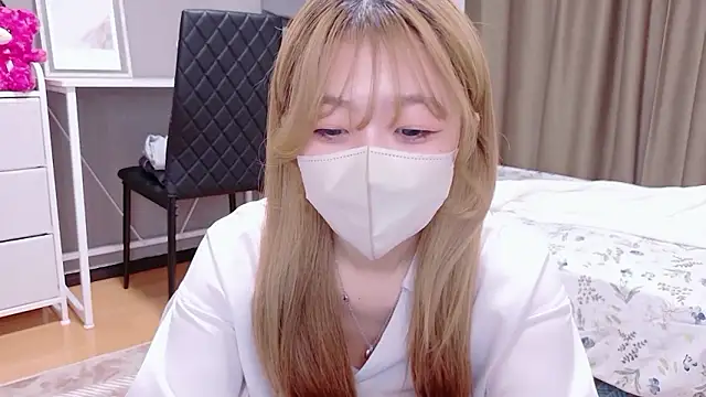 Riona H online show from 05/23/26, 04:44