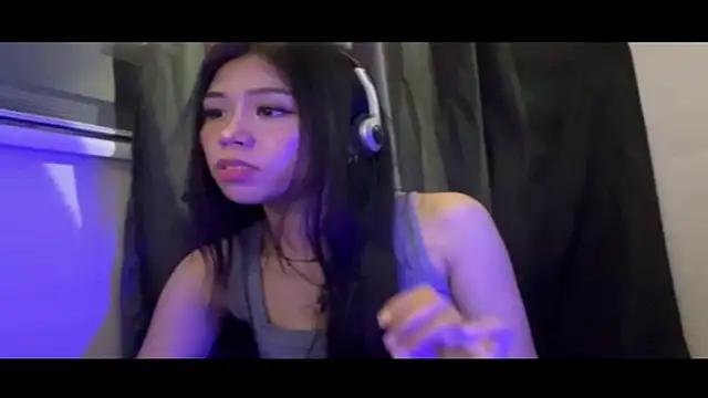 Snapshot of amberluiss chatting on 06/10/26, 06:14 amberluiss online show from 06/10/26, 06:14