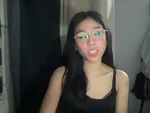 Snapshot of amberluiss chatting on 07/15/26, 12:56 amberluiss online show from 07/15/26, 12:56