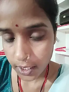 Snapshot of deepikasharma89 chatting on 07/20/26, 01:13 deepikasharma89 online show from 07/20/26, 01:13