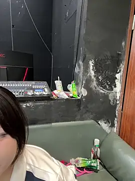 Shadowgril online show from 05/22/26, 10:57