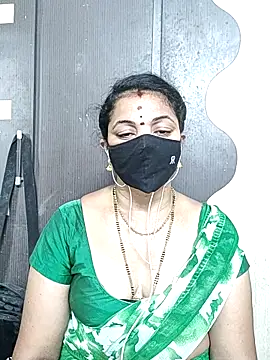 Snapshot of Leela_555 chatting on 05/30/26, 02:18 Leela 555 online show from 05/30/26, 02:18