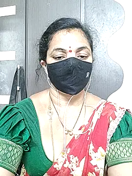 Snapshot of Leela_555 chatting on 06/19/26, 12:11 Leela 555 online show from 06/19/26, 12:11